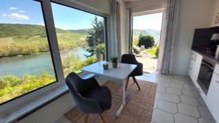 Ferienwohnung Märchenhain am Mittelrhein - Top-Lage mit Rheinblick, Terrasse & Garten, 2 Schlafzimmer und 2 Bäder - 0