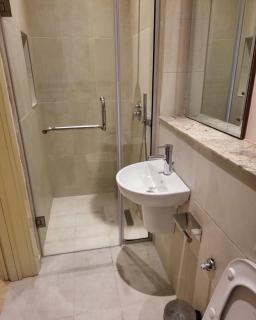 Vievely Suites and Apartments - 8