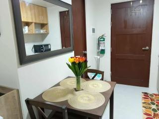 Minimalist vibe condo at Casa Mira Towers Mandaue - 5