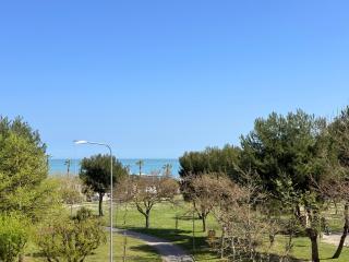 P084 - Porto Recanati, ampio appartamento con vista mare - 9