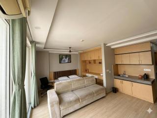 Holyday Stay Inn - 0