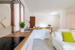 Laura Home Holiday - 3