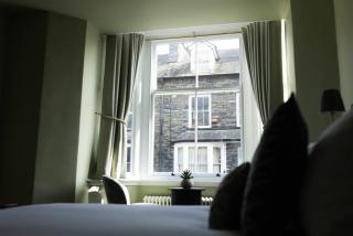 Room 1 - Olive House - 7