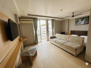 Holyday Stay Inn - 2