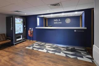 Travelodge Staines - 9