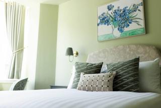 Room 1 - Olive House - 6