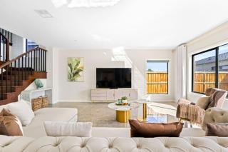 Stunning Park-fronted Luxury Grand Family House! - 8