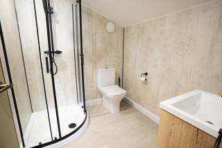 Room 3 - Olive House - 3