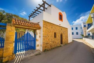 Lunapetra House - 3 Min from Beach - 0