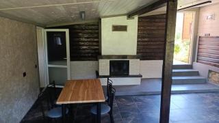 Приватна садиба За рікою - 1