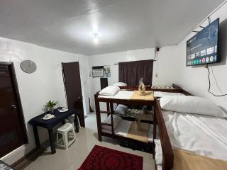 Budget Stay in Cebu Transient Room with WiFi, Netflix, AC & Free Parking Up to 8 Guests - 7