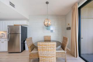 Phoenix X 1202 condo - 4
