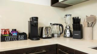 Stylish Condo with Rooftop Pool and Gym - 9