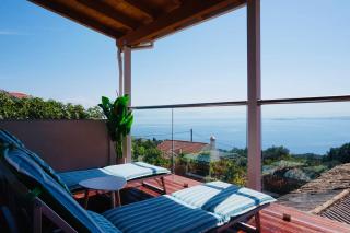 Art House with Seaview by Konnect, Spartylas - 0