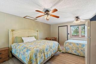 Quail Cove 4 - Lakefront Studio Boat Slip - 2