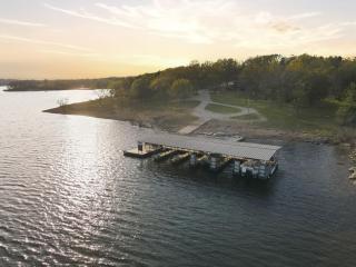 Quail Cove 8 - Lakefront Studio Boat Slip - 9
