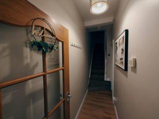 3br Ormeau Chic House - 2