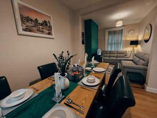 3br Ormeau Chic House - 9