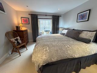 Central Stow Bakehouse Flat - 9