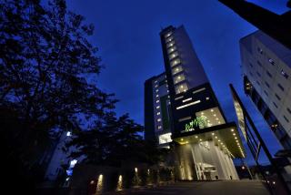 Whiz Prime Hotel Sudirman Pekanbaru - Pekanbaru - 0