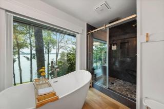 Luxe Lakefront Spa, Pickleball, Kayaks, & Theater - 8