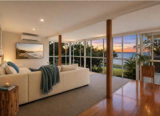 Waterfront Escape with Sunset Views & Kayaks - 7