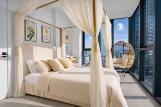 Downtown Miami 2BR Skyline Bay View Balcony Corner Suite LuxePad - 4