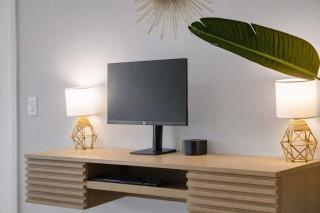 Downtown Miami 2BR Skyline Bay View Balcony Corner Suite LuxePad - 5