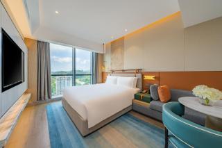 Holiday Inn Zhuhai City Center by IHG - 9