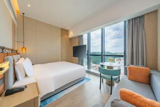 Holiday Inn Zhuhai City Center by IHG - 7