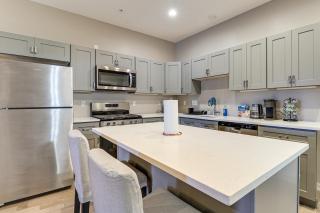 Explore the City! Walkable Lawrenceville Condo - 9