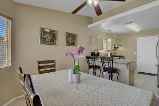 Cozy Family Home! Minutes to Airport & Las Vegas Strip! - 3