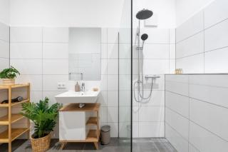MIMIs Lakeside Loft - NEWLY RENOVATED - 6