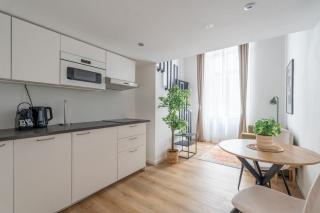MIMIs Lakeside Loft - NEWLY RENOVATED - 1