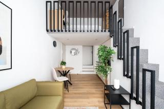 MIMIs Lakeside Loft - NEWLY RENOVATED - 0