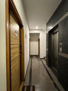 Chic Studio Retreat - Indiranagar Bengaluru - ES101 - 5