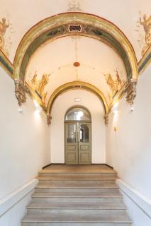 Cozy Mezzanine Studio - Old Town - by Upstairs - 8