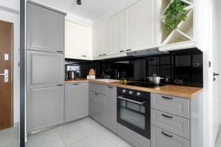 Elegancki Apartament z Parkingiem by Noclegi Renters - 8