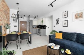 Elegancki Apartament z Parkingiem by Noclegi Renters - 1