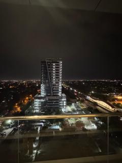Luxury 1BR IN ELYSIUM OPP CENTAURS BALCONY VIEW NETFLIX FAST WIFI - 6