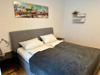 Ferienwohnungen mit Terrasse in Zwingernähe - Hilger Rentals - 3