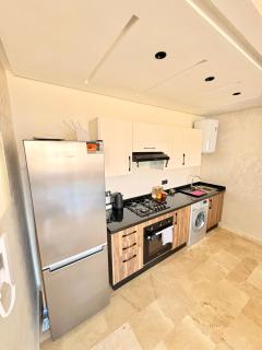 Appartement moderne vue piscine avec parking & WiFi - 6
