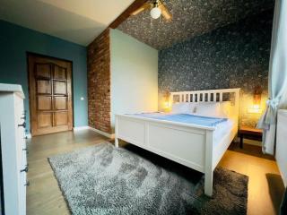Charming Courtyard House - Feel at Home Away from Home - 2