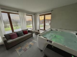 Charming Courtyard House - Feel at Home Away from Home - 1