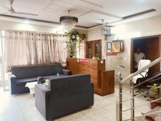 The Urban Garden Inn - 1