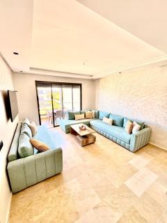 Appartement moderne vue piscine avec parking & WiFi - 9