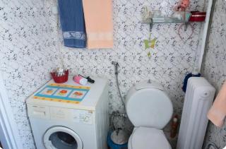 Sunny Vintage Athenian Apartment!! - 8