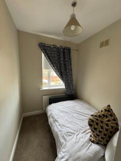 Fully Renovated 3-Bed Home in Swords Near Dublin Airport - 8