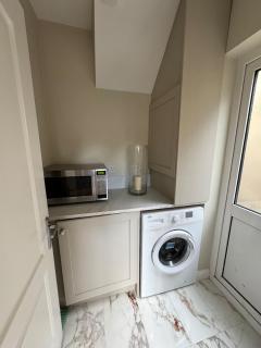 Fully Renovated 3-Bed Home in Swords Near Dublin Airport - 6