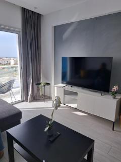 Sea Breeze Suites - 8